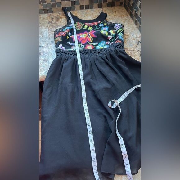 Floral Embroidered Black Dress - Picture 3 of 7
